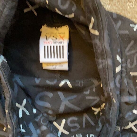 Victoria’s Secret VS Sexy Sport top size S/P. - Picture 2 of 6